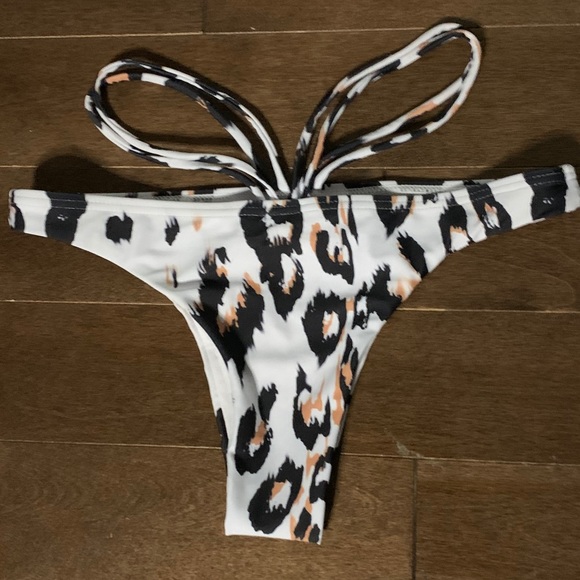 Bikini bottom Almost New!!! - Picture 2 of 2